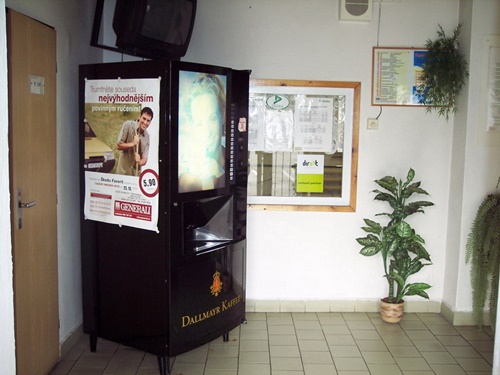 Čekárna - automat na kávu